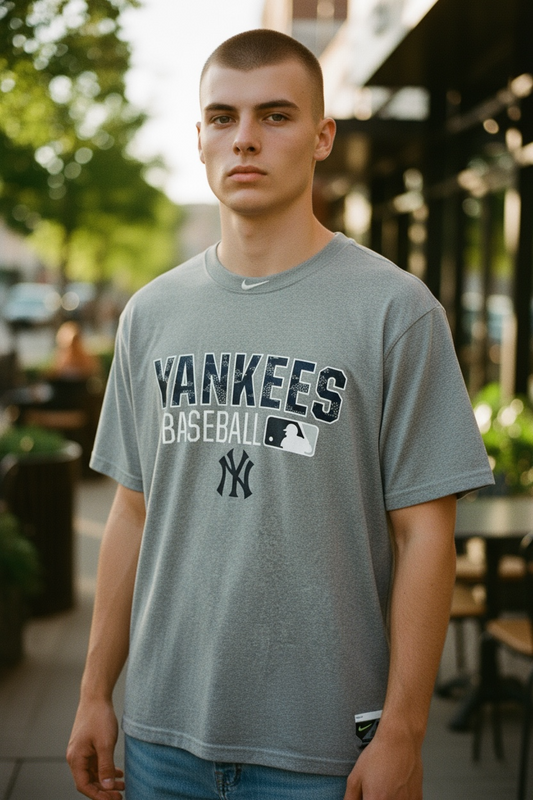 New York Yankees Nike Dri-FIT Shirt – Gray (Size L, Short Sleeve)